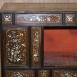 19th-century Chinese cabinet inlaid with mother-of-pearl