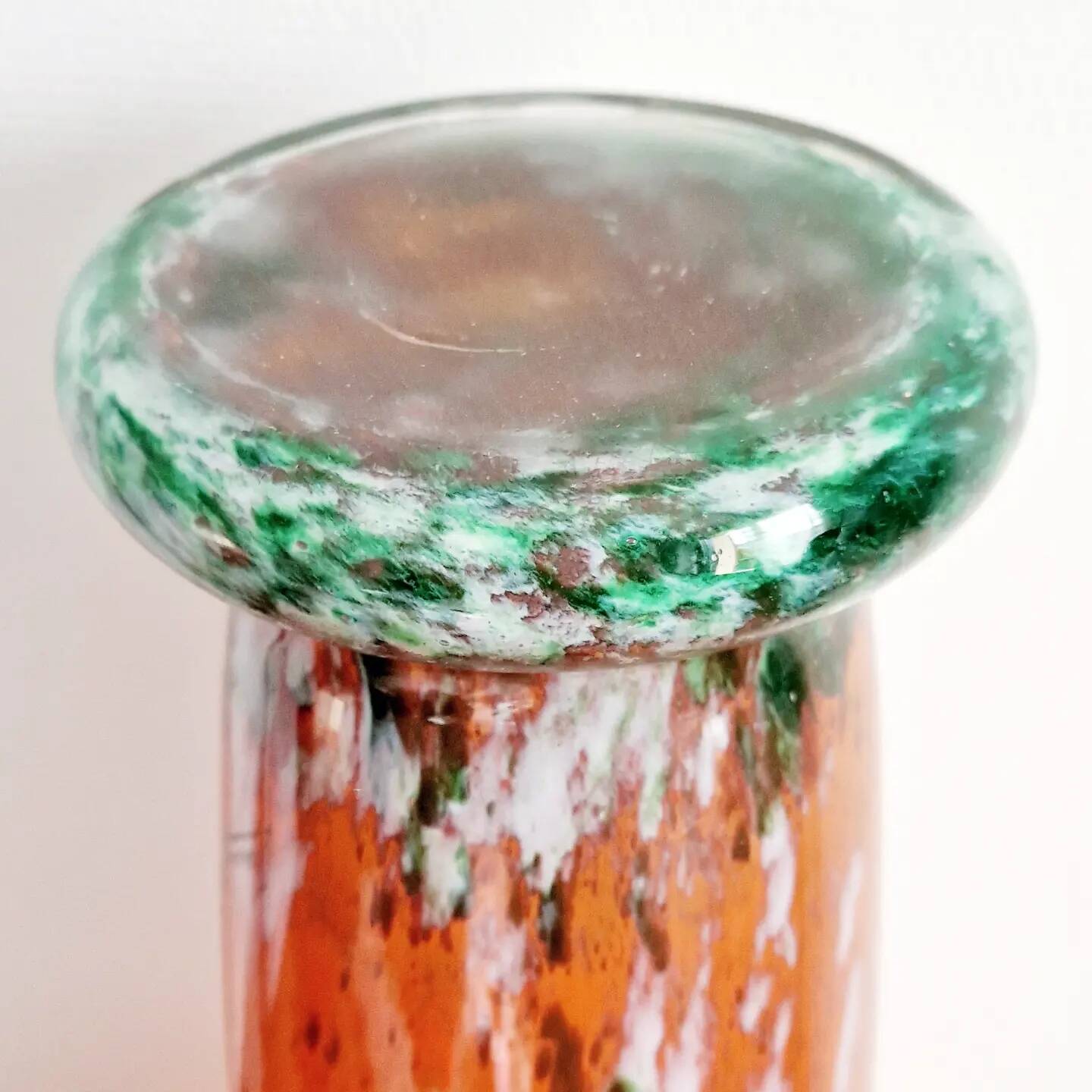 Marmoreal glass vase signed Lorrain Nancy