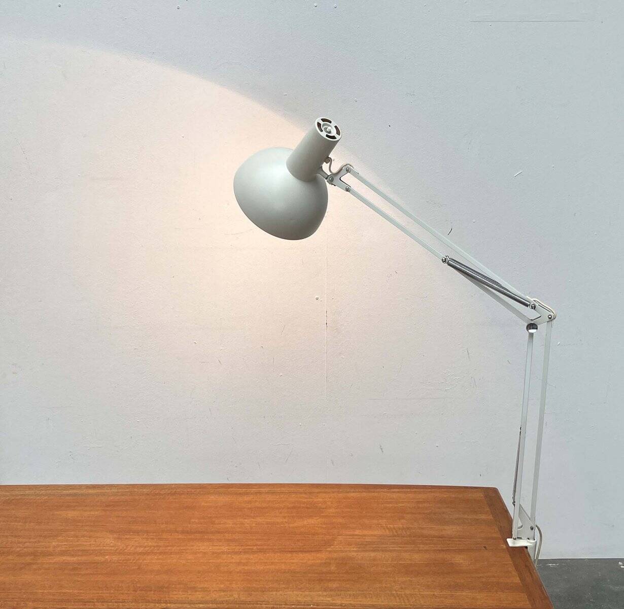 Mid-Century Modern It Task Wall Lamp from Louis Poulsen, 1970s