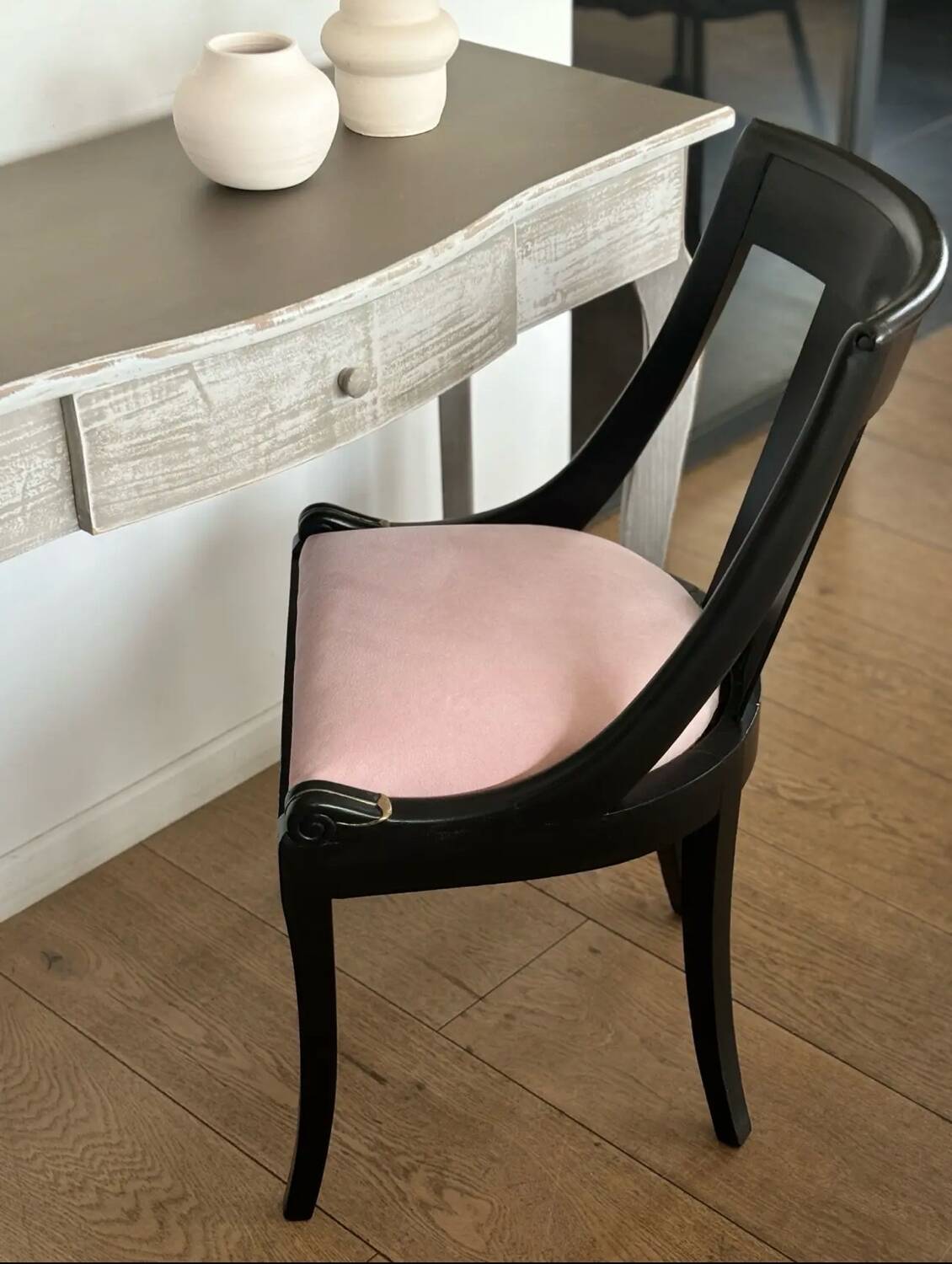 Empire style gondola chair