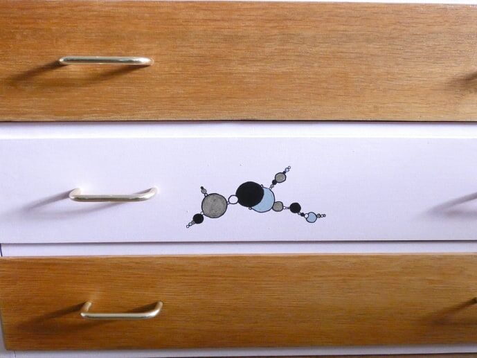 Commodus with compass feet