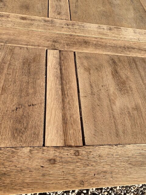Farmhouse table with extensions up to 223 cm