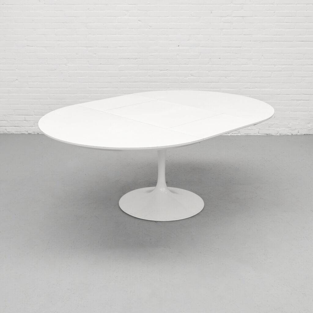 Extendable custom Knoll Tulip Dining Table, 1980