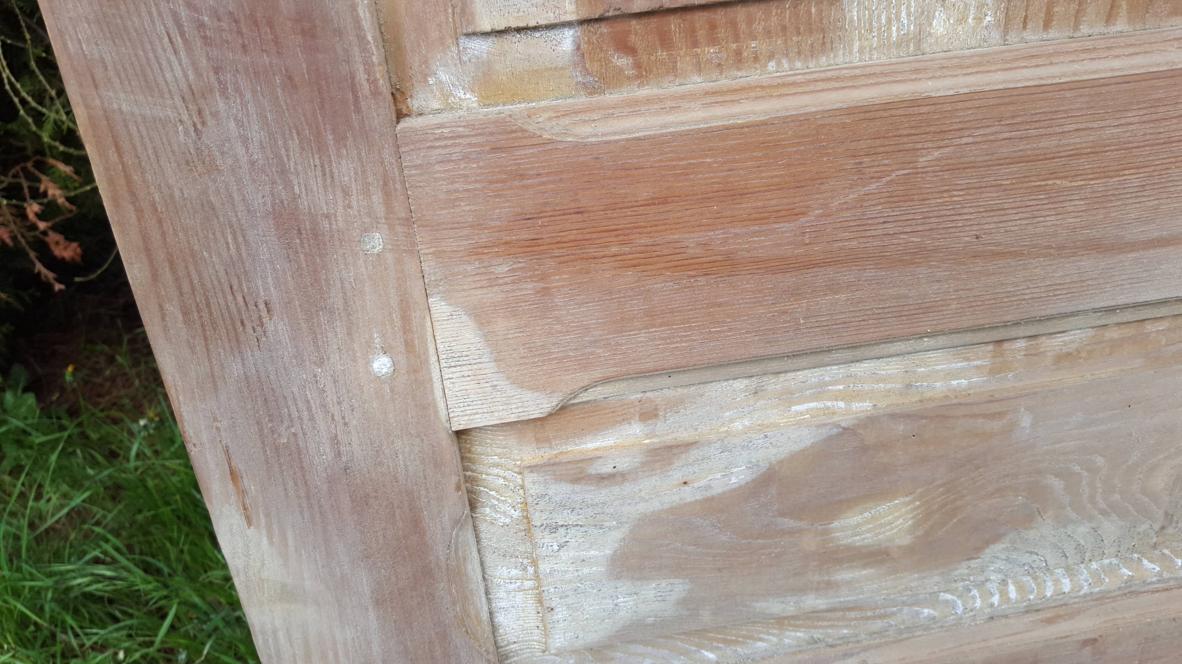 Old moulded separation door