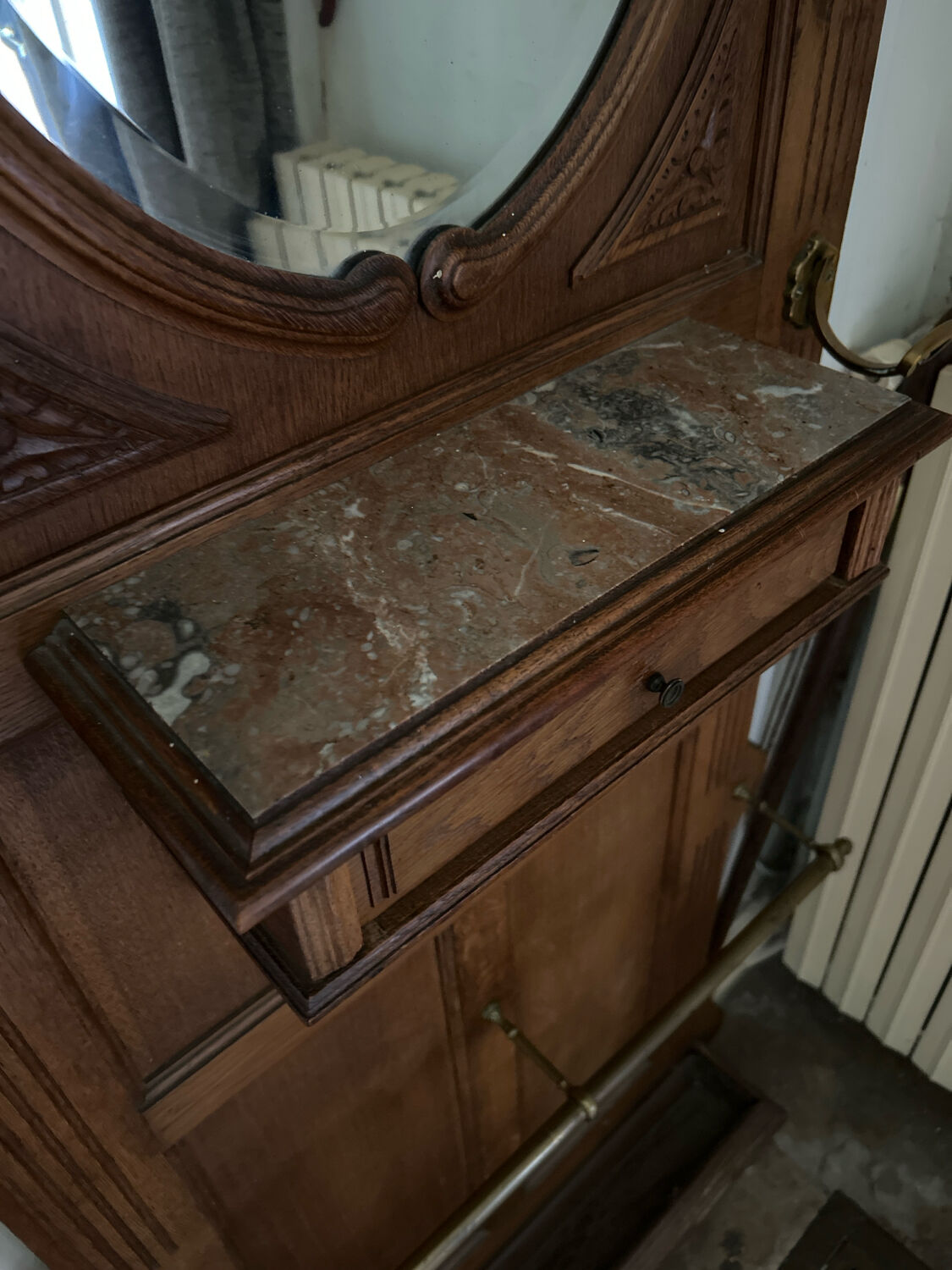 Wall-mounted coat rack 1900