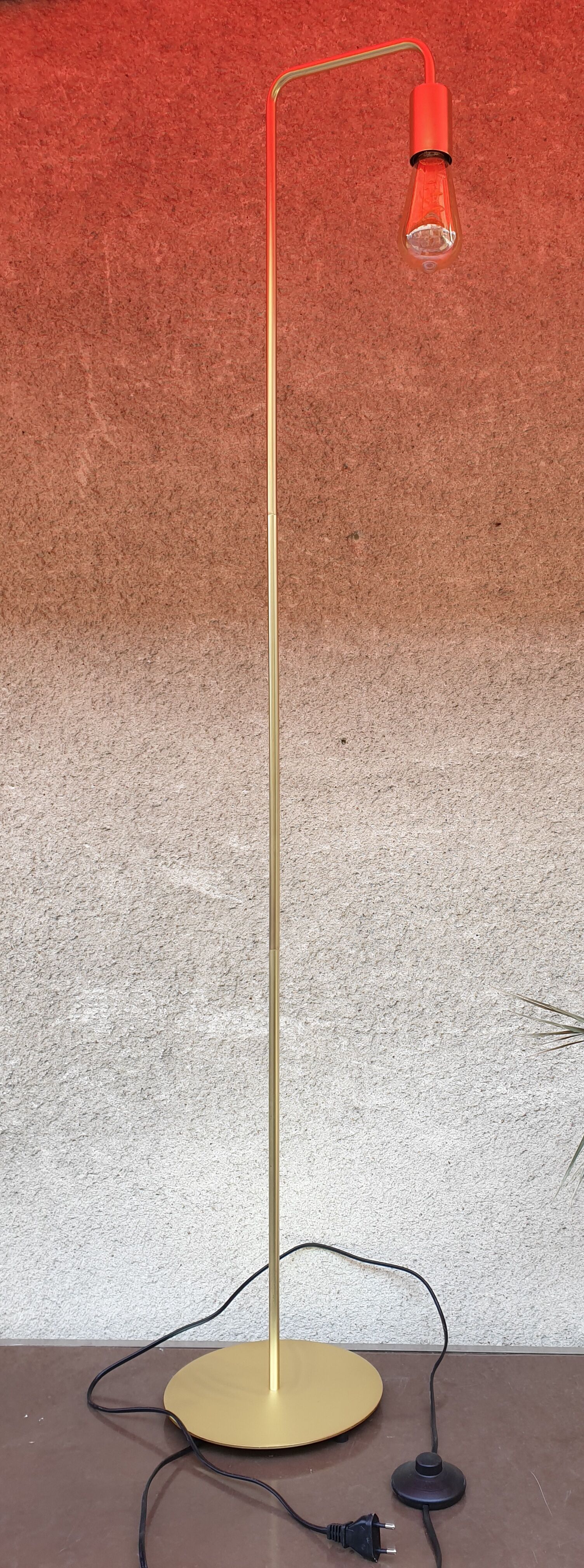 Gold metal design e-reading lamp