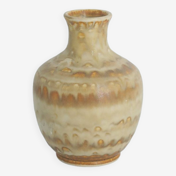Mid-Century Scandinavian Modern Collectible Small Beige Stoneware Vase by Gunnar Borg for Höganäs