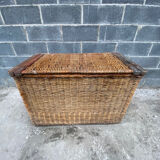 Wicker storage chest/trunk