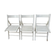 3 chaises pliantes en bois peint en blanc