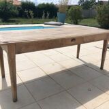 Farm table