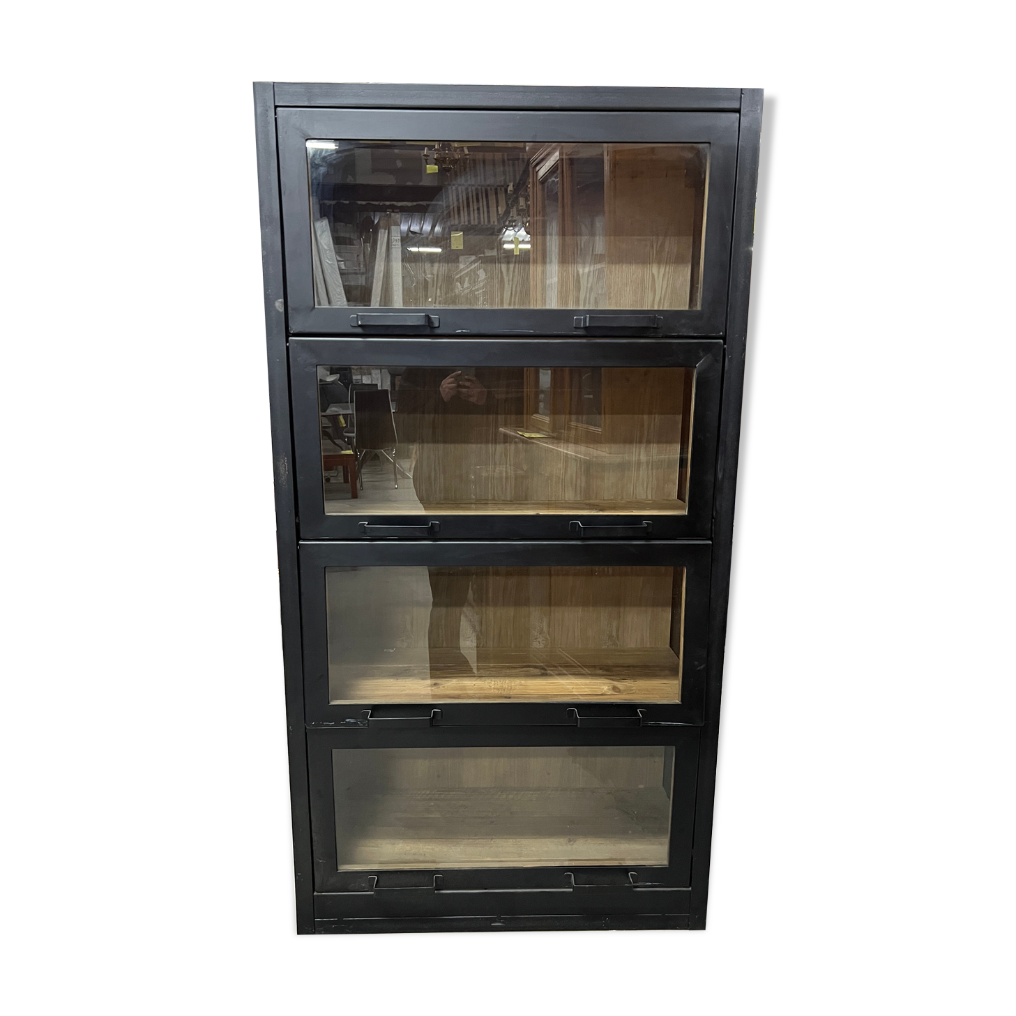 Vitrine industrielle en fer forgé et en bois