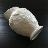 White slurry pitcher