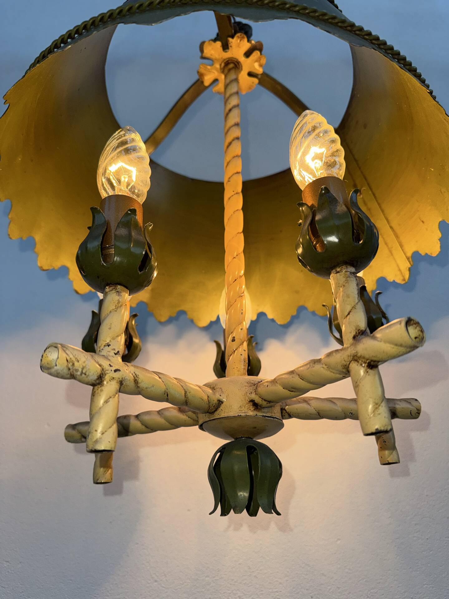 Florentine style chandelier Hollywood Regency 1960s