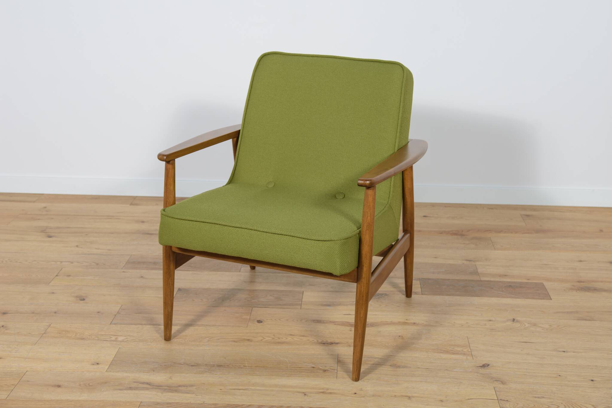 Model 300-192 Armchair by Juliusz Kedziorek from Goscinska Furniture Factory, 1970s