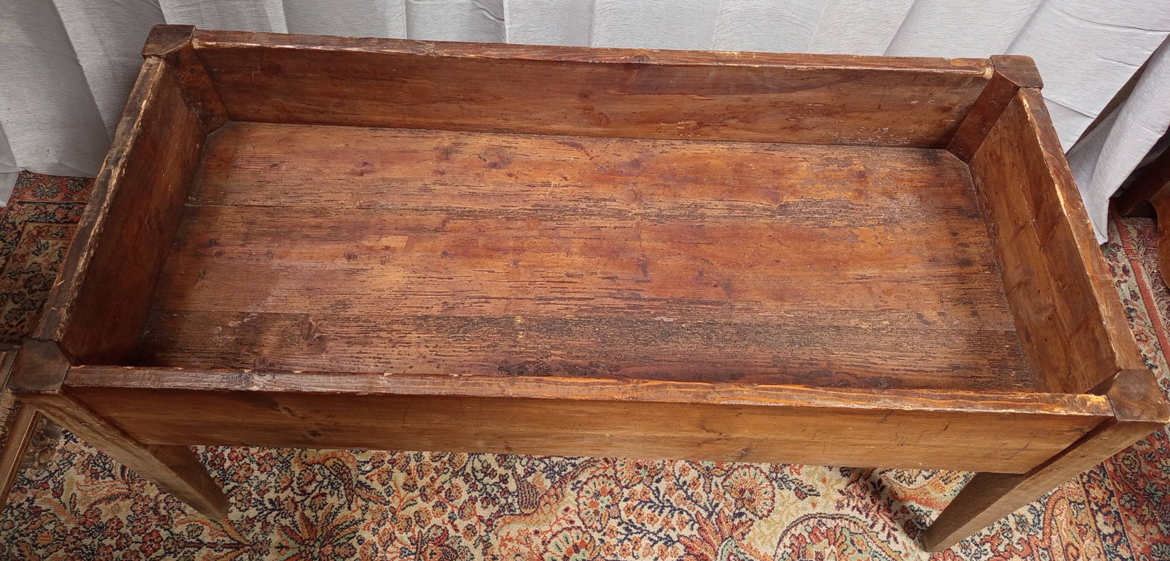 Maie pétrin table in beech, 19th century