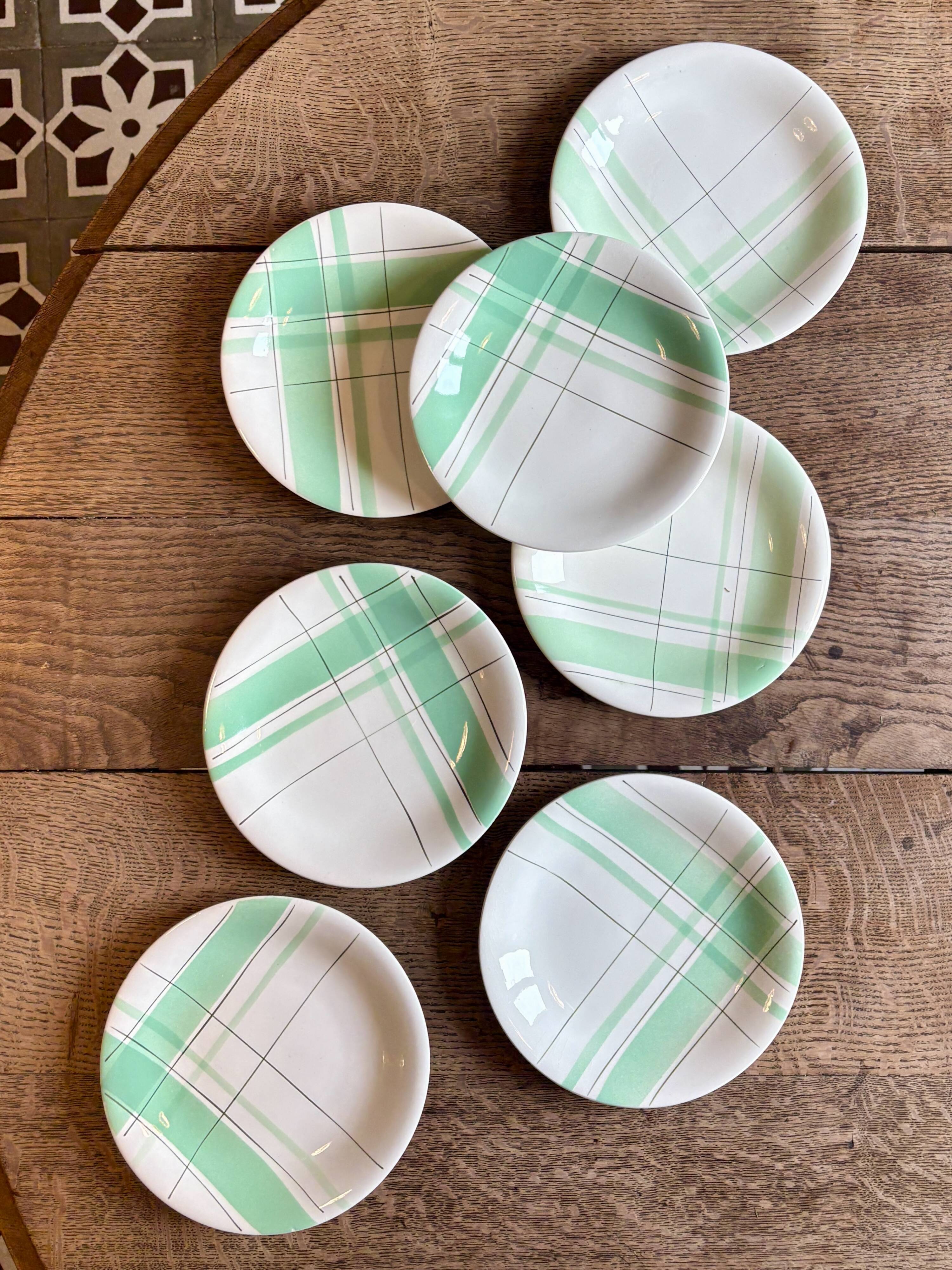 Set of 7 vintage dessert plates, Montréal green model by Salins.