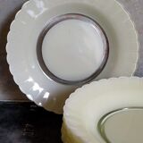 Huit assiettes creuses Duralex verre peint années 60