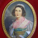 Portrait miniature medallion