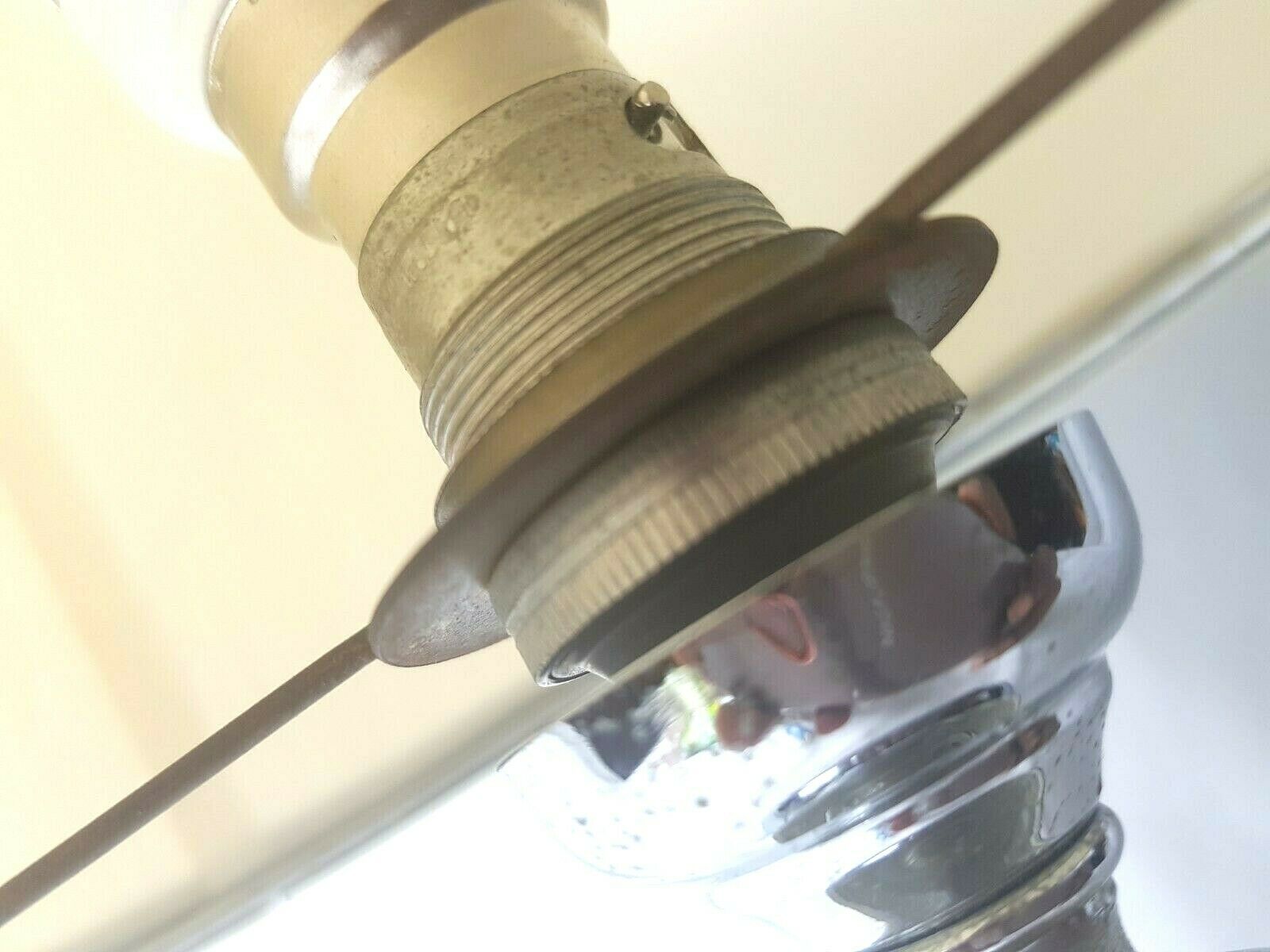 1950s 1950s 1950s gold metal and bakélite laying lamp