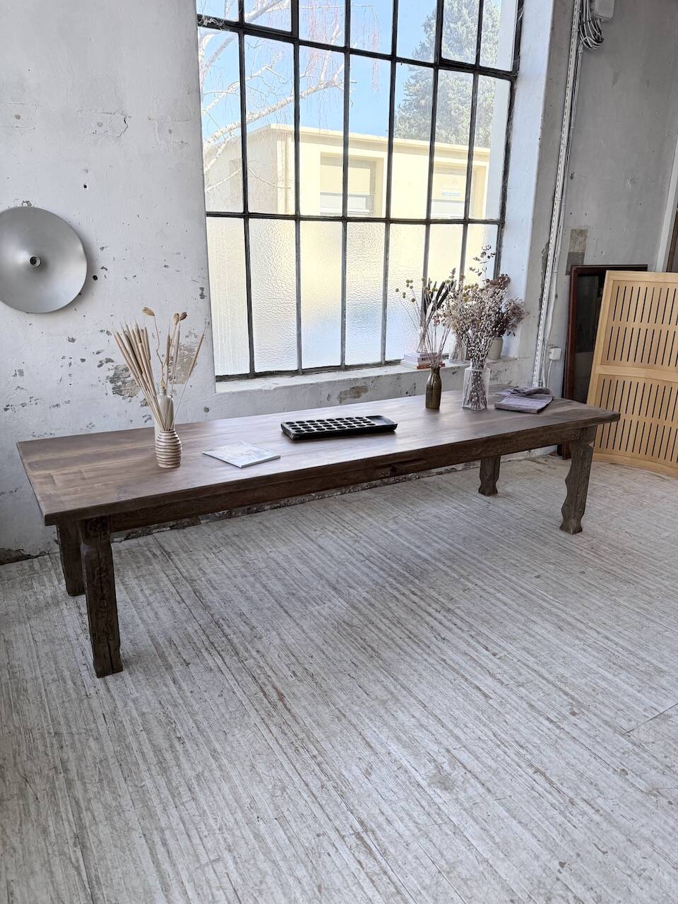 XL farmhouse table in solid oak, brutalist style, 20th century.
