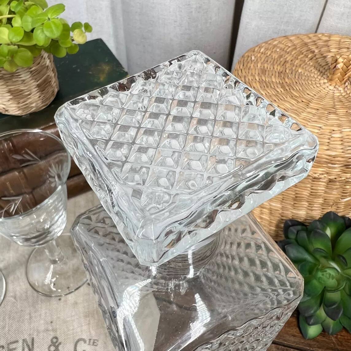 Whiskey decanter, made in Italy