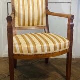 Fauteuil Directoire en hêtre or et tapisserie blanche France 19ème