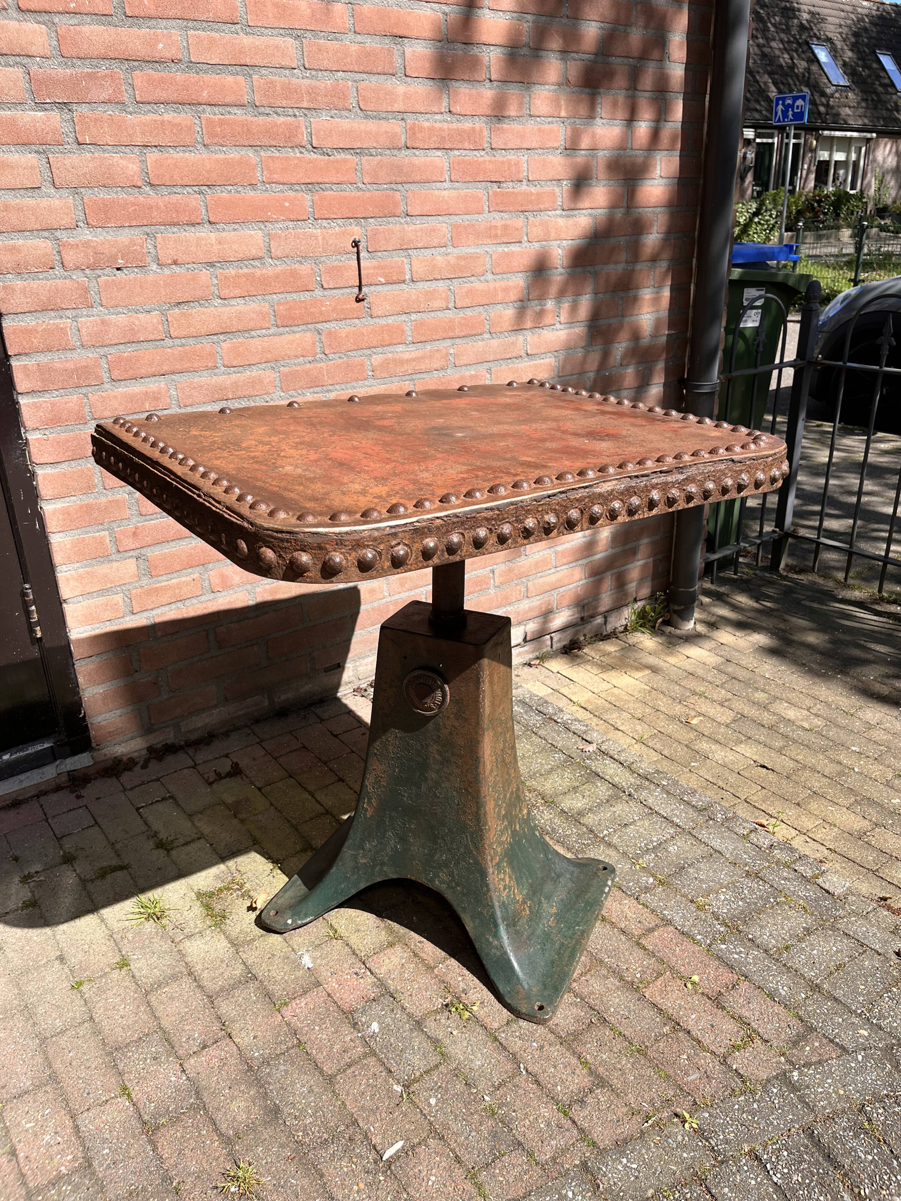 Table industrielle J. Schmid Tours Paris