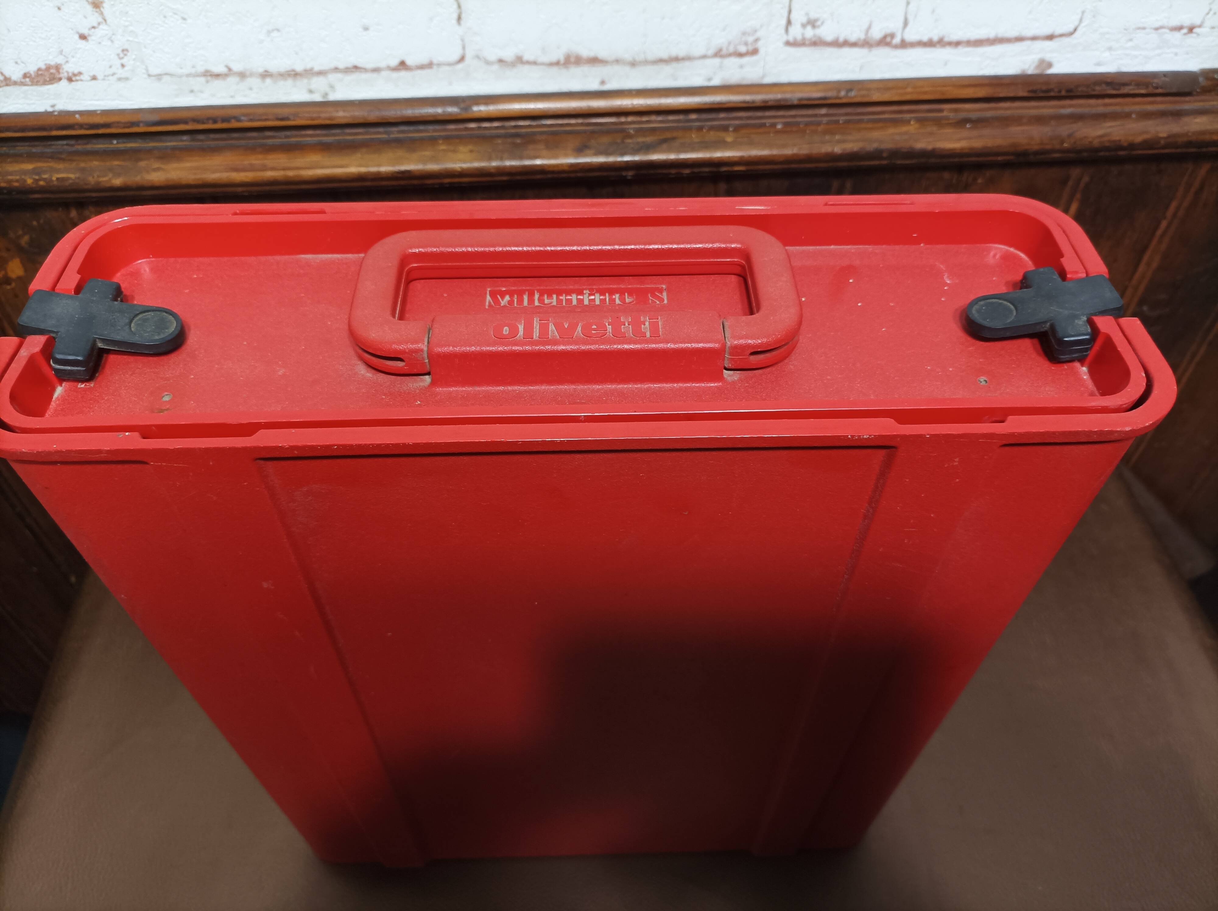 Olivetti Valentine red typewriter