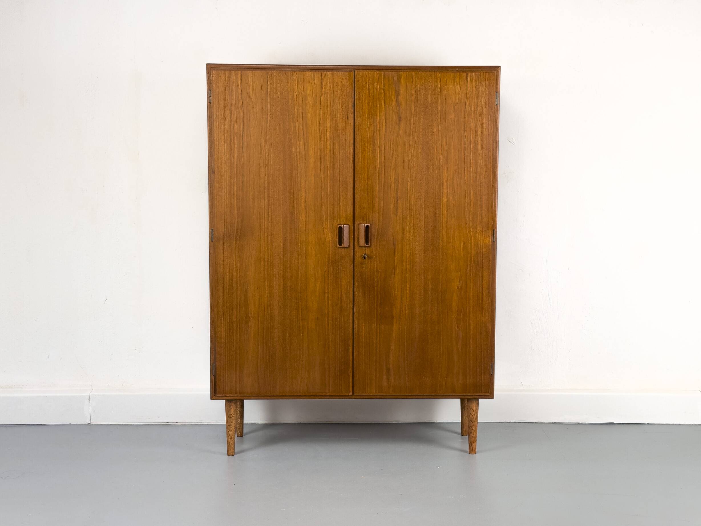Danish Cabinet in Teak by Børge Mogensen for Søborg Møbelfabrik, 1960s
