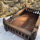 Ancien berceau indien à suspendre en bois sculpté, XIXe / début XXe