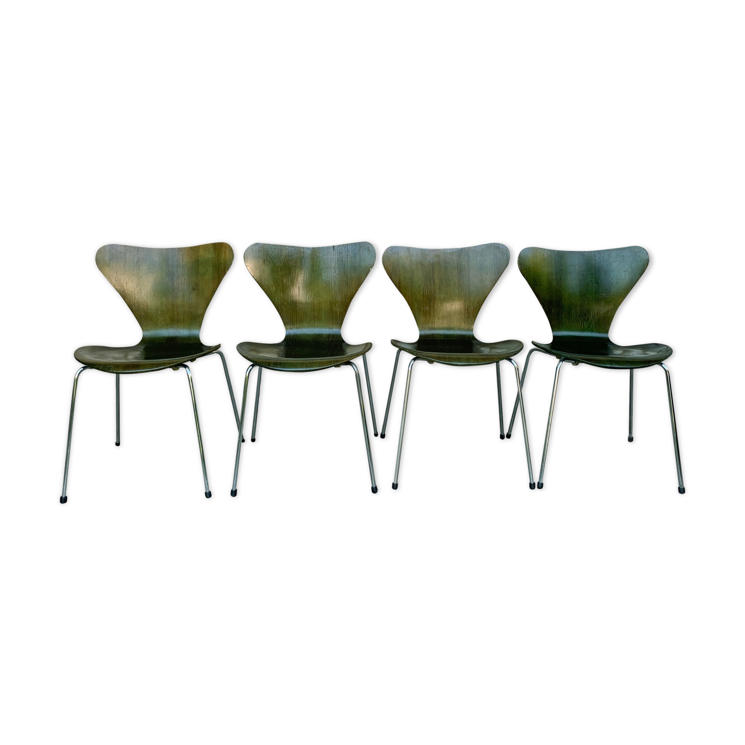 Suite of 4 chairs 3107 olive color, series 7 Arne Jacobsen for Fritz Hansen 1978