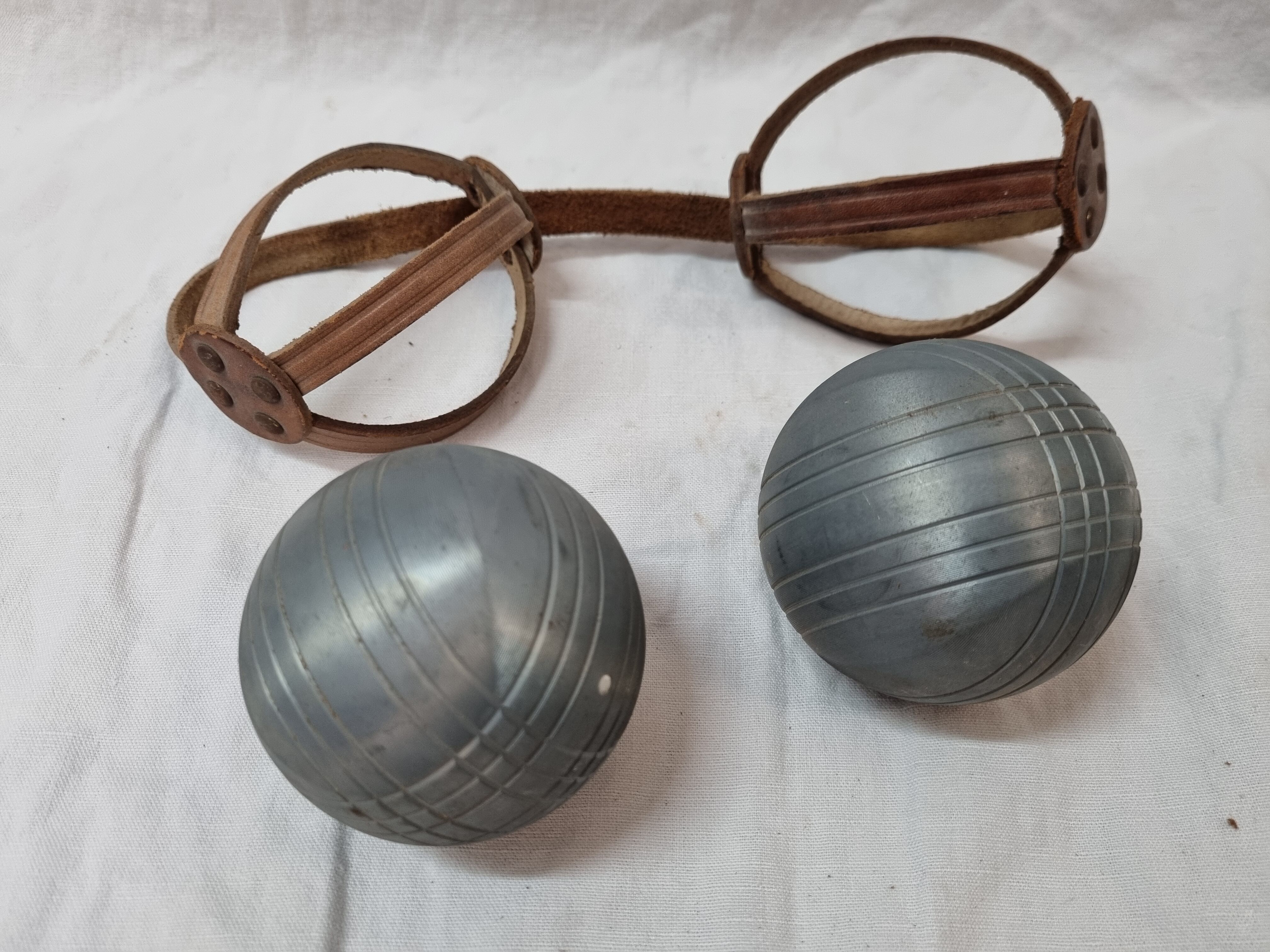 Pair of petanque balls year 50