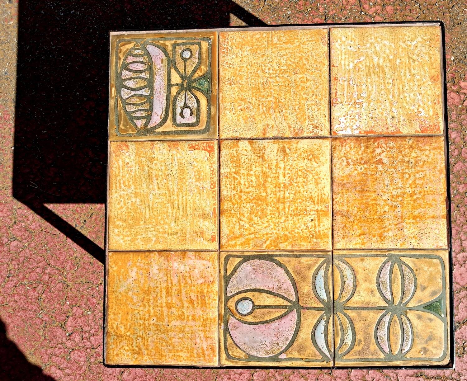 Table de salon en fer erreur céramique,  design années 70, séventies