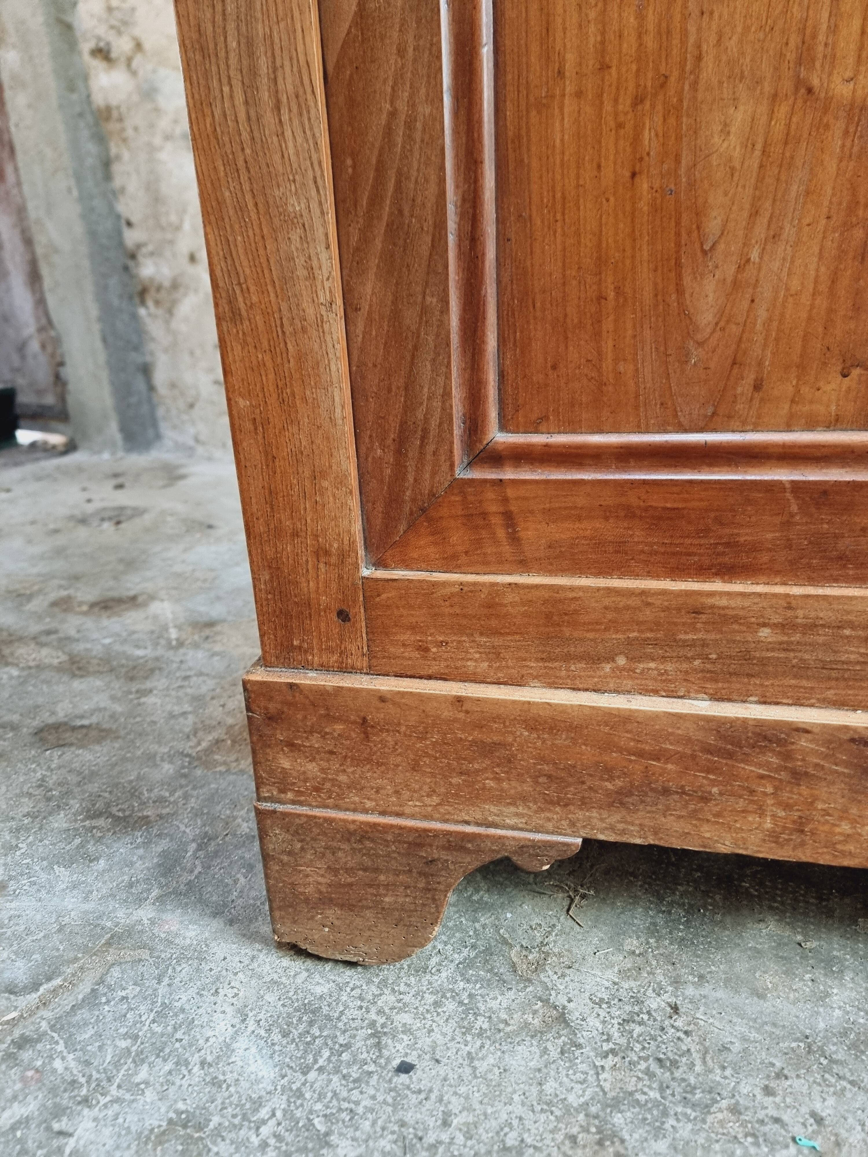 Antique French cherrywood sideboard – Early 19th century