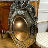 Early 20th century Venetian mirror made of bevelled glass engraved 123 x 73 cm