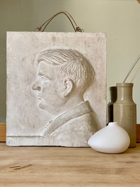 Bust of a man to hang