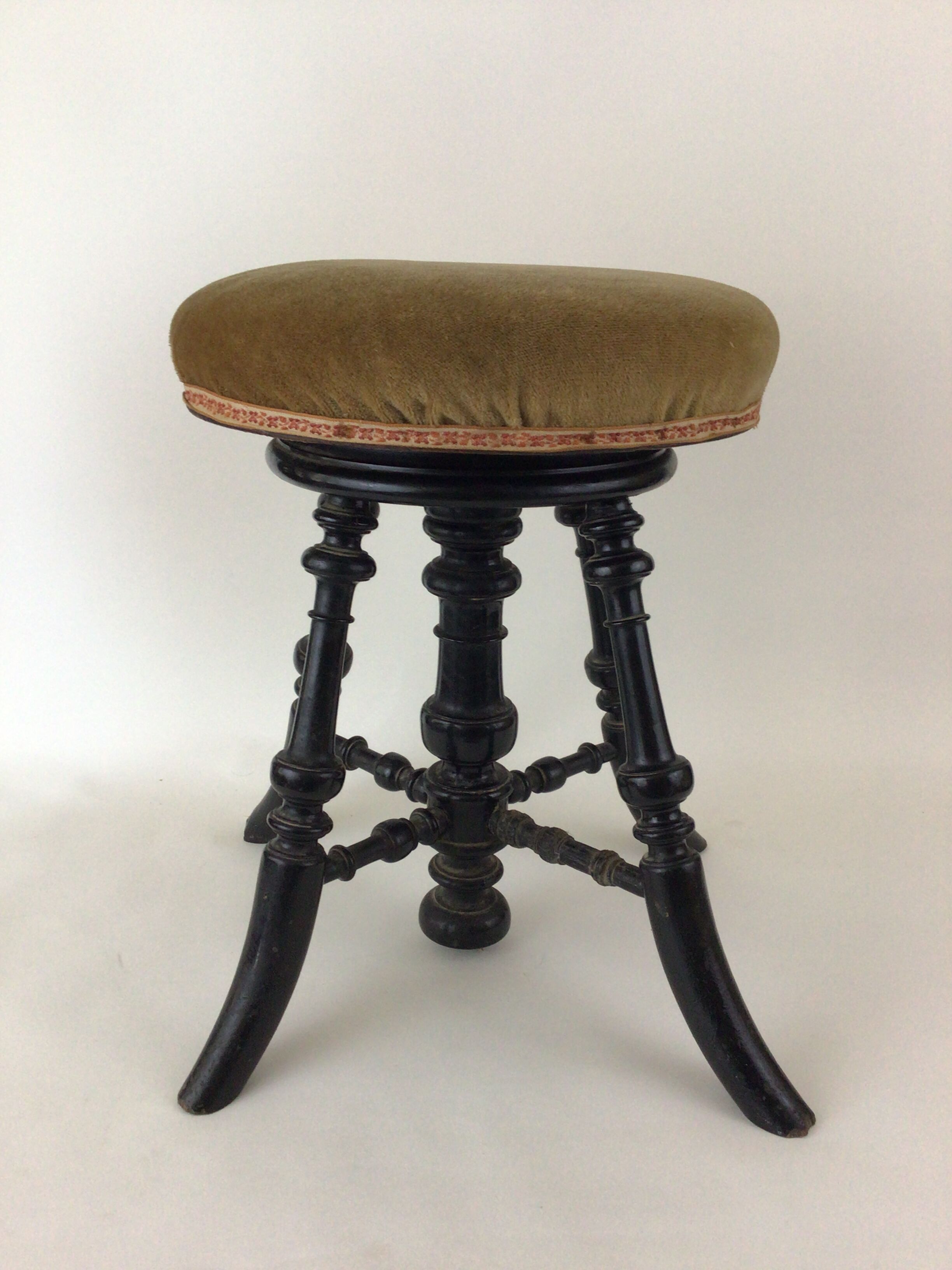 Napoleon III piano stool