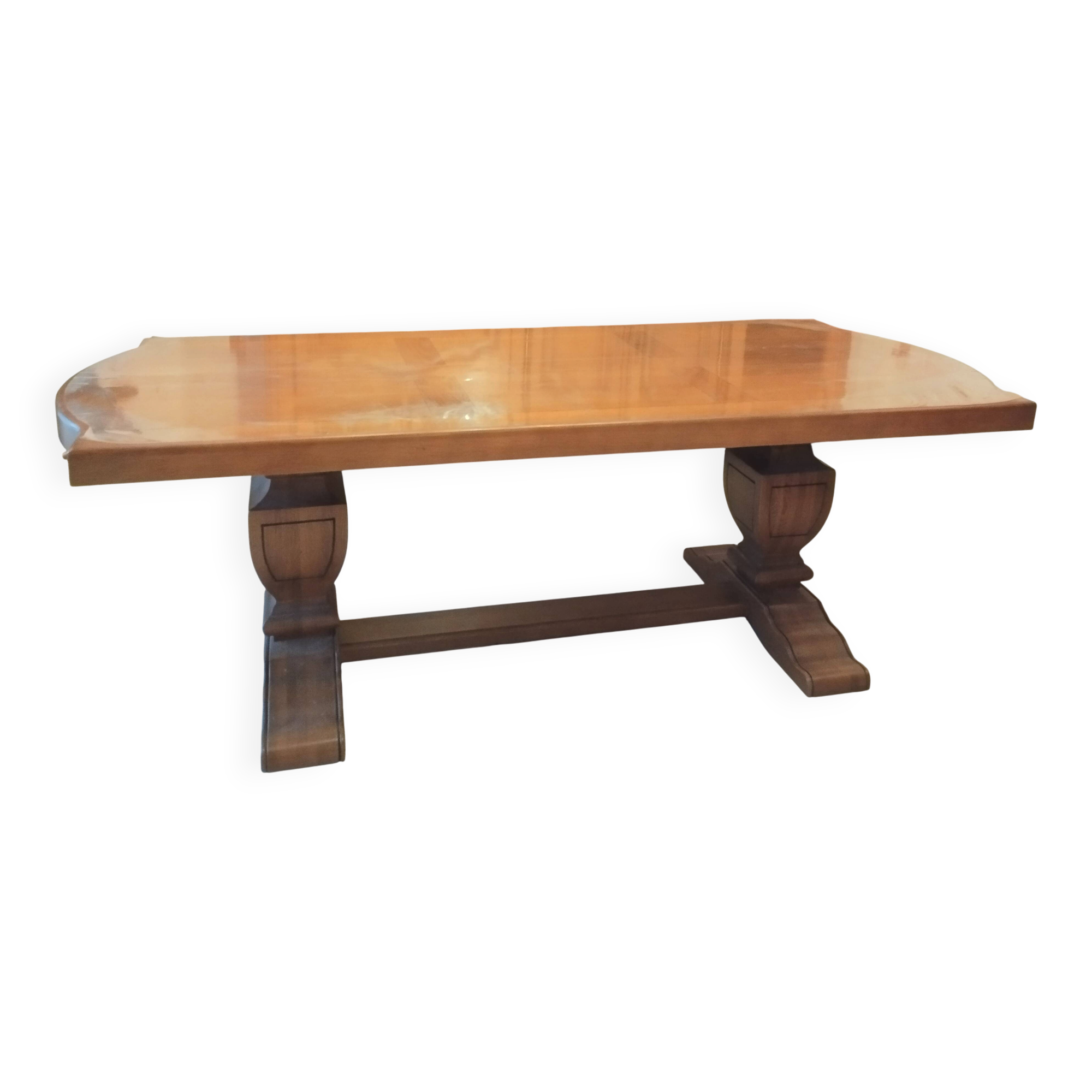 Dining table and its chairs