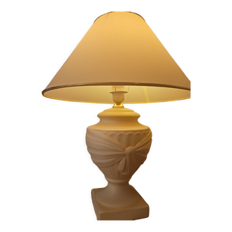 Cream color lamp to put on a piece of furniture