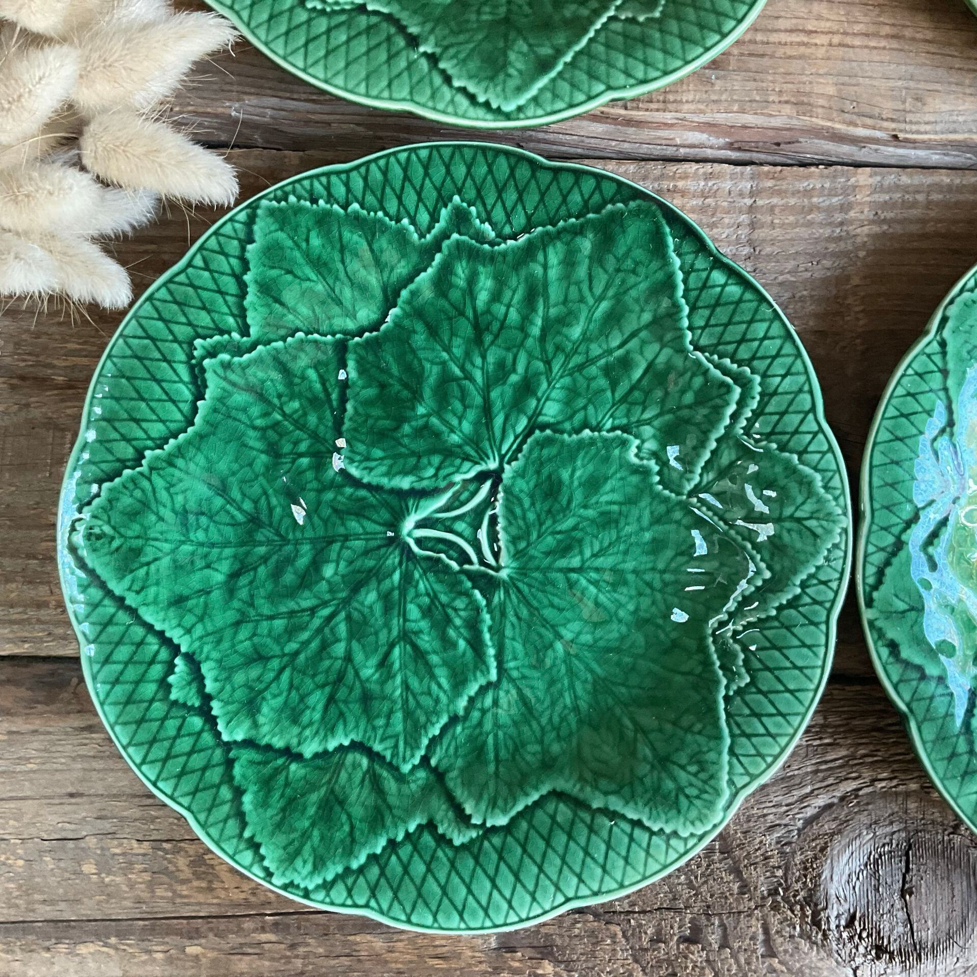 4 assiettes à dessert barbotine Gien vertes 