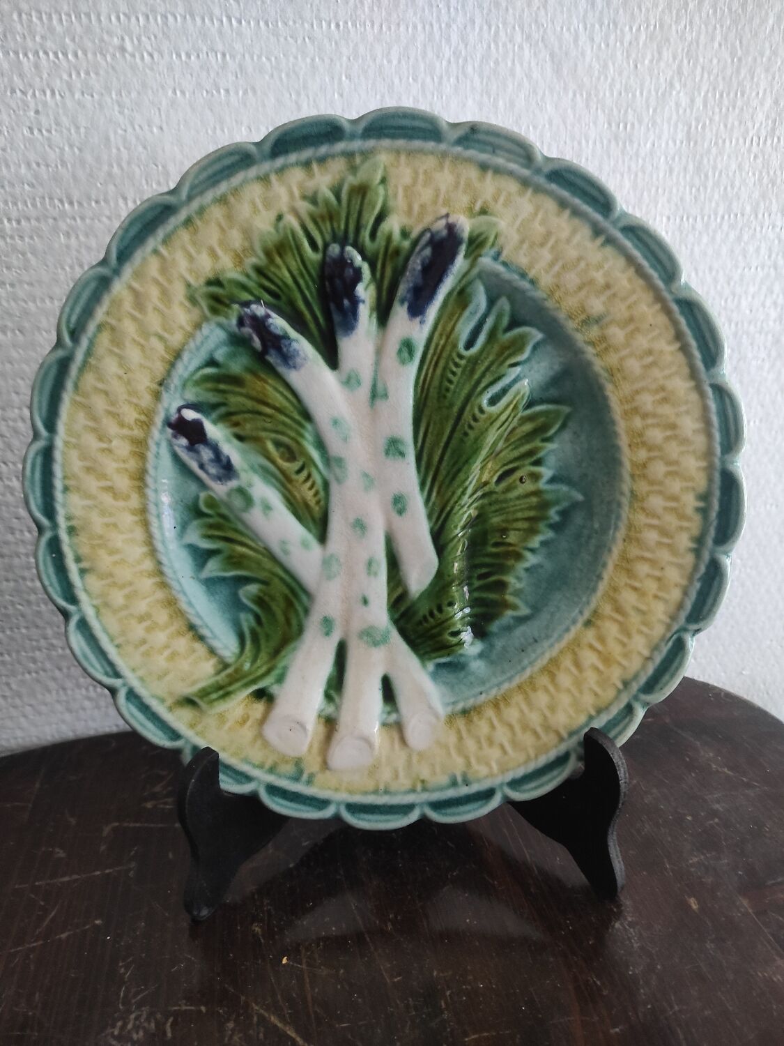 Asparagus plate - Faience Barbotine - XIX century - Salins