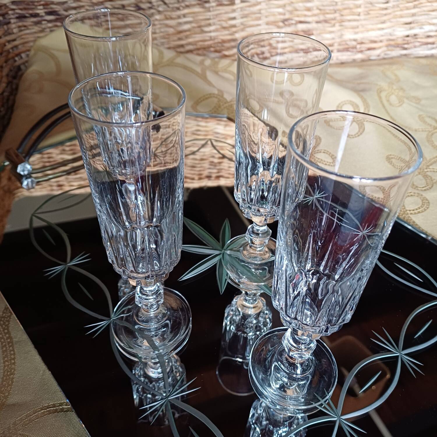 4 champagne flutes from the D'Arques crystal factory