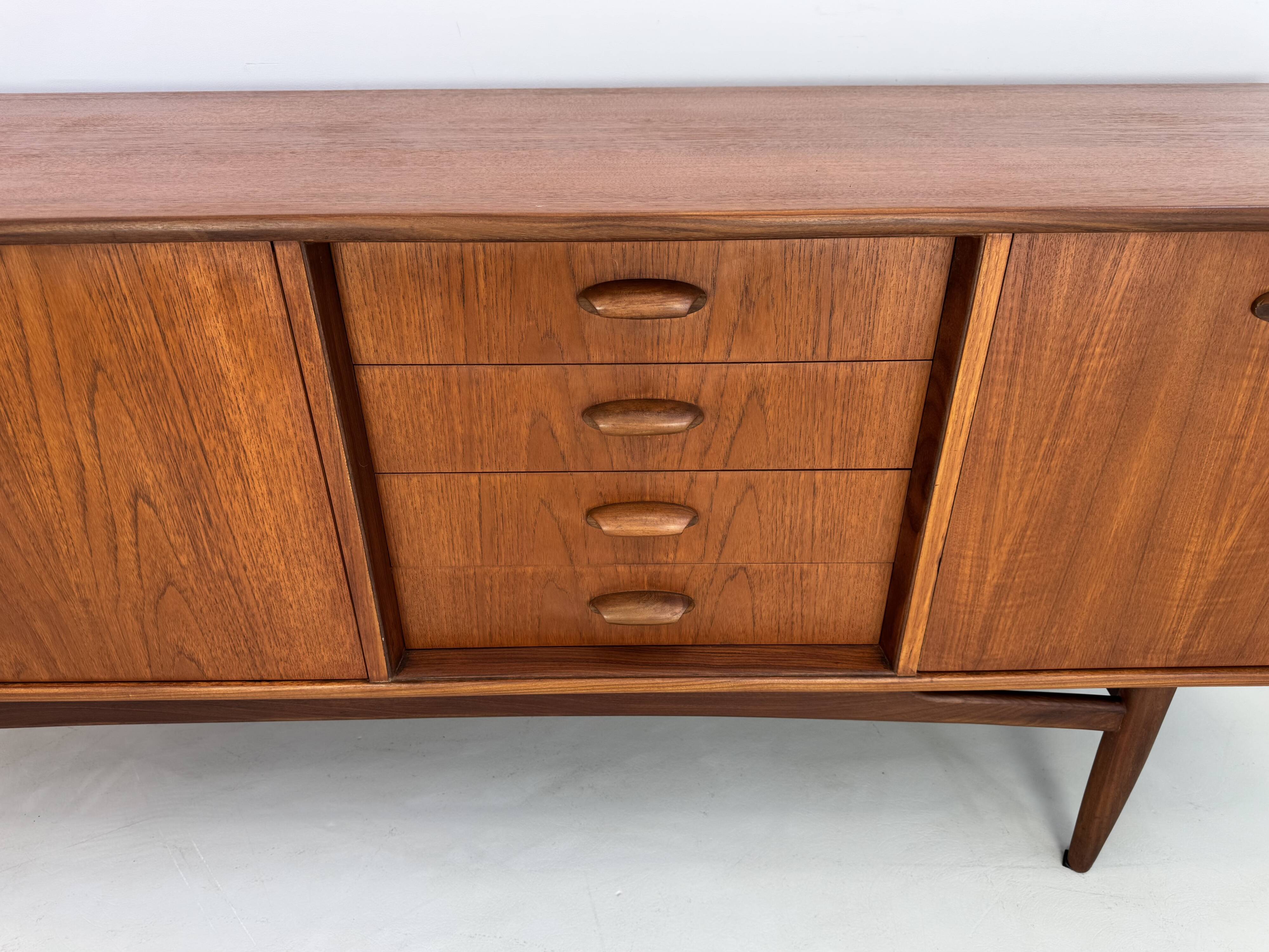 Buffet vintage G-Plan des années 1960