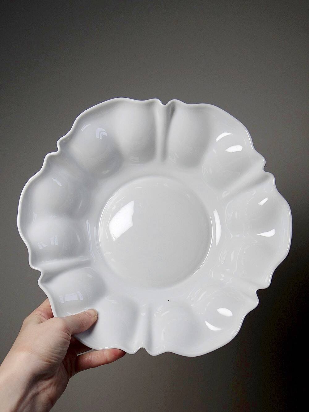 Large fruit bowl / salad bowl in fine white Limoges porcelain, vintage / antique