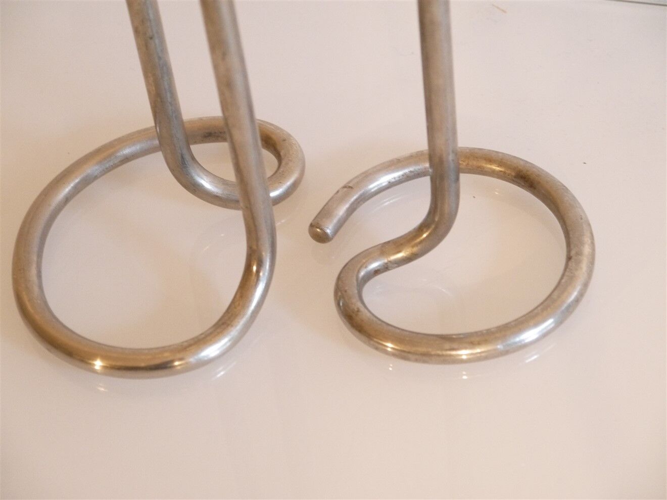 Pair of vintage candle holders in cast aluminum 1970