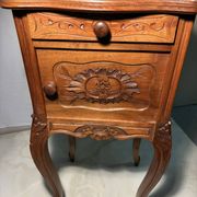 Pair of antique bedside tables with marble top and ceramic niche