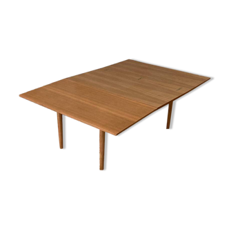 Scandinavian smørrebrød table convertible from coffee table to dining table