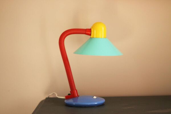 Lampe Aluminor vintage et colorée  années 80