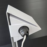 Lampe 1980 vintage en métal laqué blanc