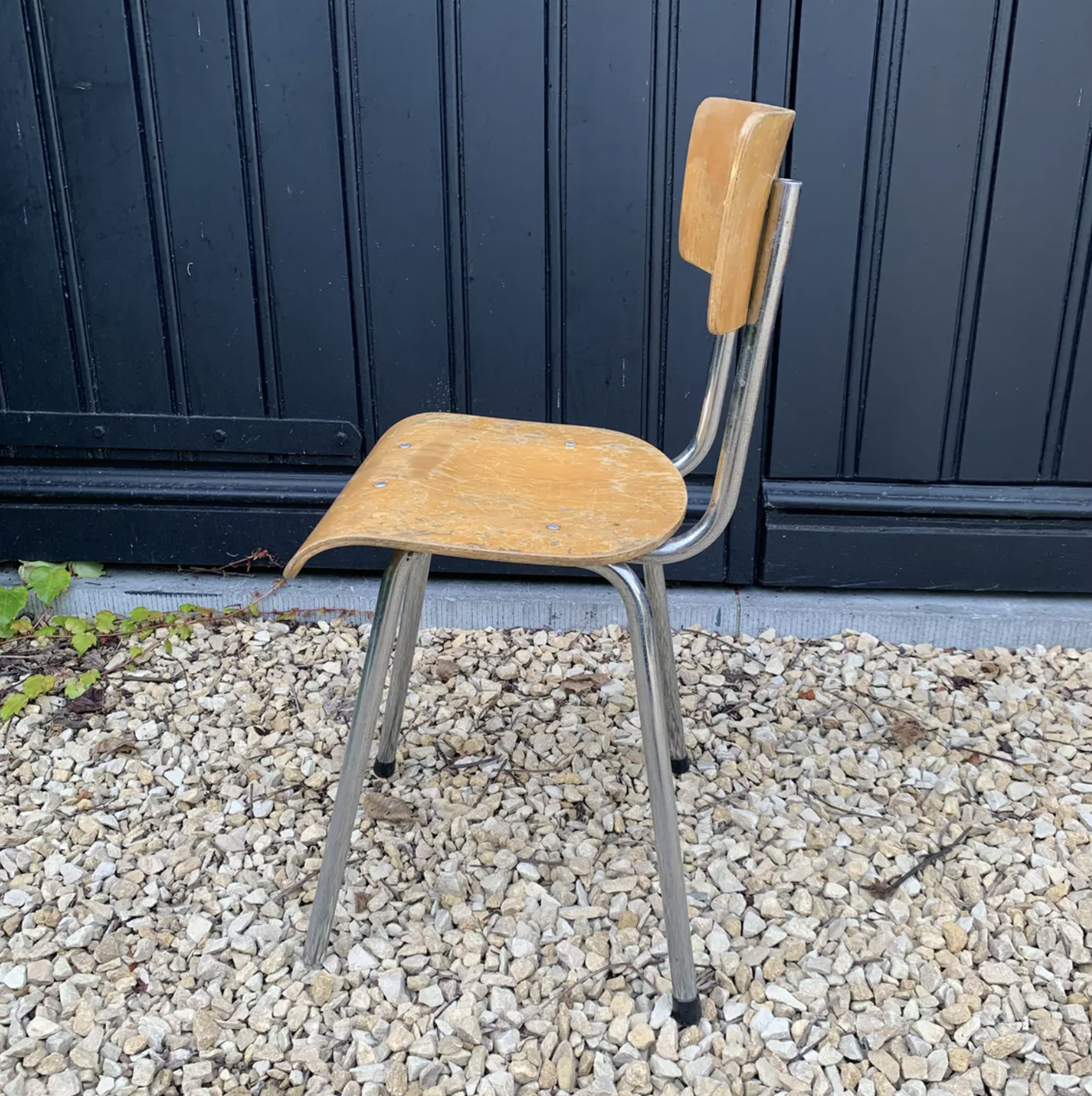 Chaise d'écolier plusieurs pièces disponibles